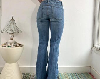 Y2K medium wash low rise flare bootcut leg jeans by Banana Republic size 6