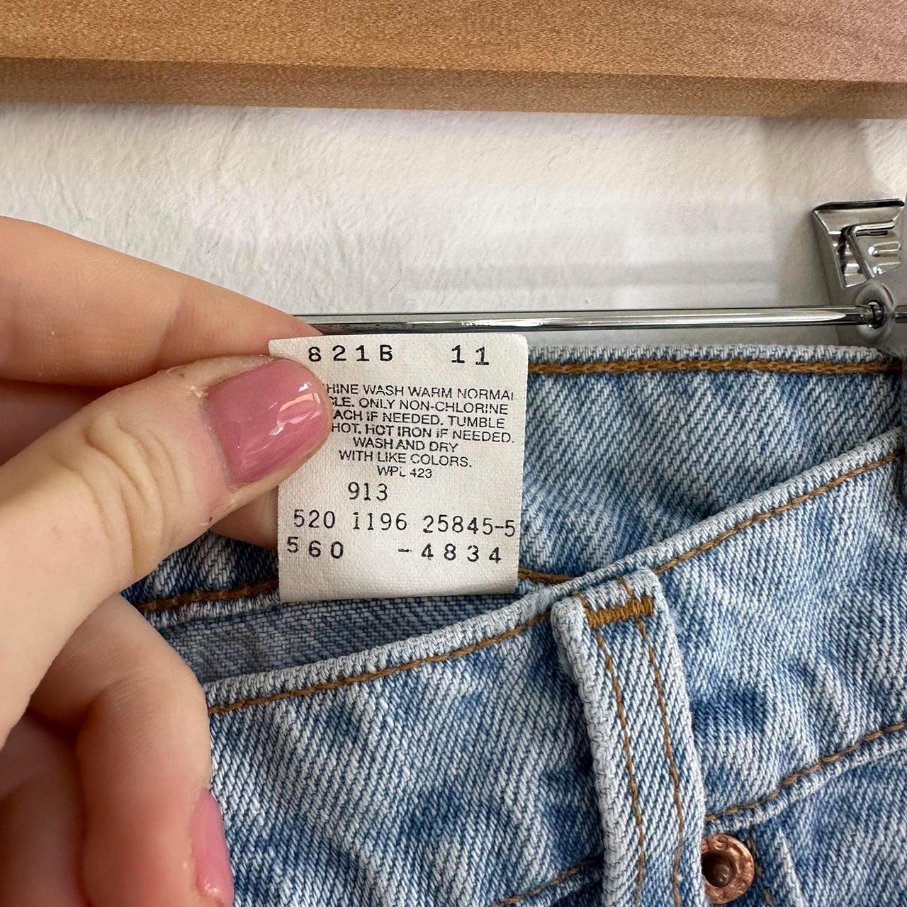 Vintage 90s Levi's 560 Loose Fit Tapered Leg Light Wash