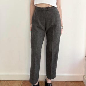 Vintage 90s grey high waist tapered leg 100% wool trousers by Mark Reed Size 8P W31