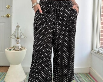 Y2k black polka dot low rise loose fit capris by Rebecca Malone size medium