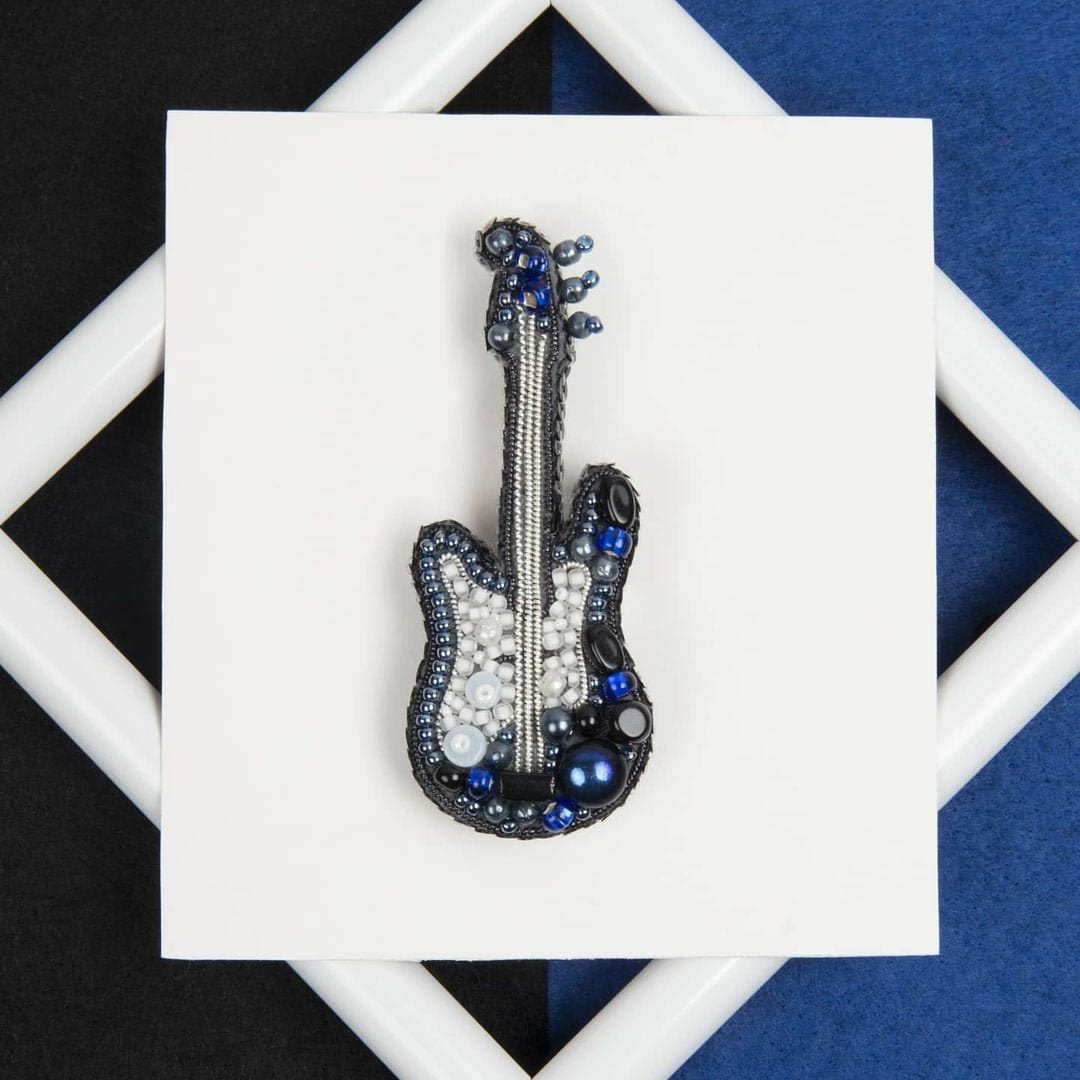 ギターブローチジュエリー製作キット、刺繍ブローチを作るためのビーズ