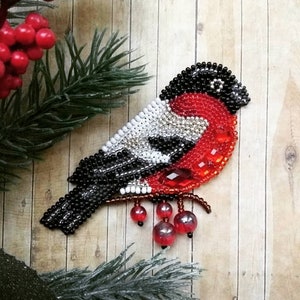 Bullfinch hand-embroidered pendant, beadwork DIY kit, bead embroidery bird pattern, beaded jewelry making set, Xmas tree decor