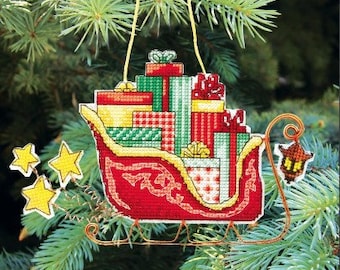 Xmas tree ornaments DIY, cross-stitch set of 7 kits, Christmas embroidery on plastic blanks, handmade winter home decoration