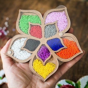 Organizer na koraliki z przytrzymywaczem igieł, Drewniana tacka do sortowania koralików z pokrywką, Tablica do koralików, Przechowywanie koralików nasiennych, Pojemnik na koraliki, FLZB-022