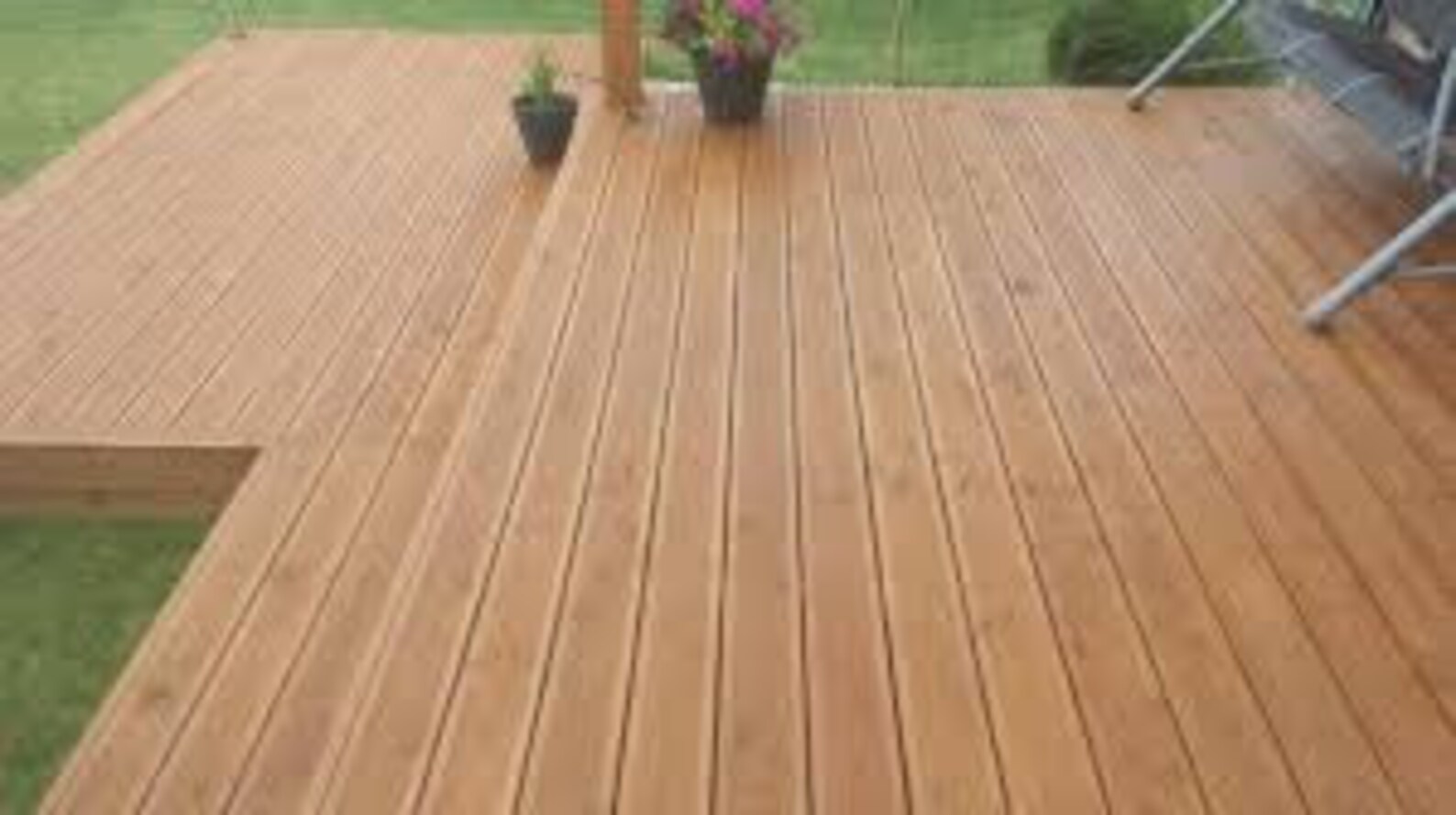 SPECIAL OFFER Siberian Larch Decking reversible Smooth/ Reeded Profile