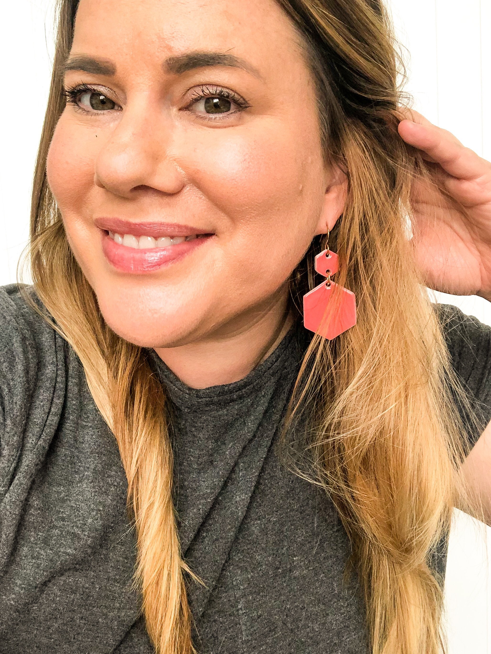 Boucles D'oreilles En Racine De Corail - Fermoir Fil Plaqué Or - Fabrication Artisanale - Neuf Sans Emballage