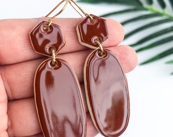Cinnamon brown oval earrings on gold plated wires