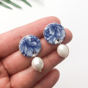 Large Vintage blue china round studs with pearl drop - on silver plated backs, delft blue earrings, delft jewellery, ceramic earrings