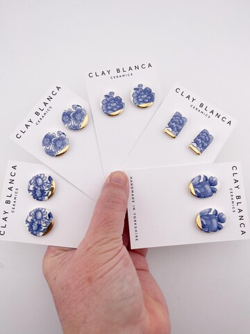 Handmade Ceramic Cufflinks, Vintage blue china style, Delft Blue, Blue and White Floral pattern, Porcelain Clay cuff links with gold tips