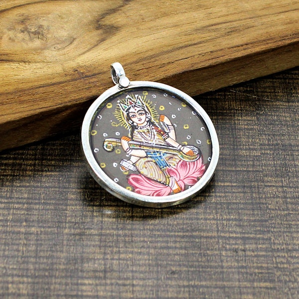 Pendentif déesse hindoue Saraswati en argent sterling 925 peint à la main