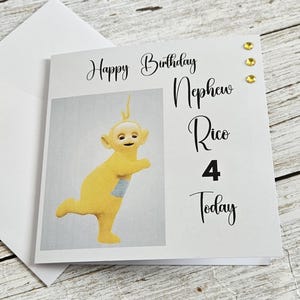 Tarjeta de cumpleaños personalizada del personaje LaLa de los Teletubbies para hijo/hija/hermano/nieta/hermana, etc.