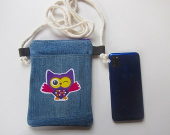 9) Cell phone shoulder bag