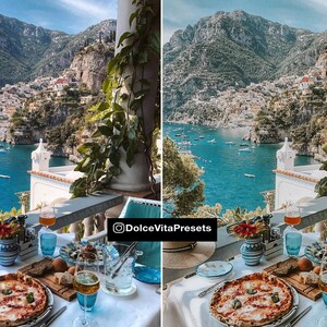 K&ouml;nnte beinhalten: Eine malerische Essszene im Freien mit Pizza, Brot und Getr&auml;nken auf einem Tisch. Der Tisch ist mit blauem Glas und einem Strohhut gedeckt. Der Hintergrund zeigt eine K&uuml;stenstadt und Berge.