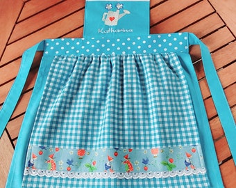 Children's apron in turquoise, customizable, orderable sizes 92 to 122, with small elves and embroidery motif