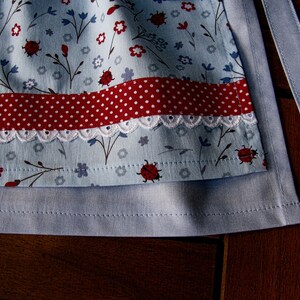 cute light blue children's apron with ladybird motif, with lace, personalized, only 1 x left in size 98 image 4