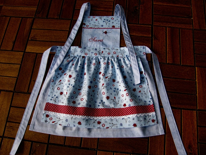 cute light blue children's apron with ladybird motif, with lace, personalized, only 1 x left in size 98 image 6