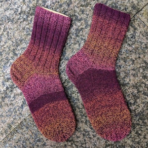 Hand knitted socks sock wool stockings wine red brown size EU 44/45 - US 10.5-11,5 - UK 9,5-10,5