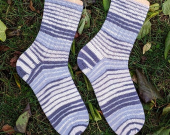 Handgestrickte Socken Wollsocken Strümpfe aus Sockenwolle grau beige Größe EU 42/43 - US 9-10 - UK 8-9