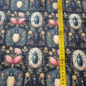 1 metr Leśne owady, leśne żuki w kwiatach Velvet tkanina, Welur tapicerski, tkanina obiciowa tapicerska, Włoska tkanina aksamitna zdjęcie 9