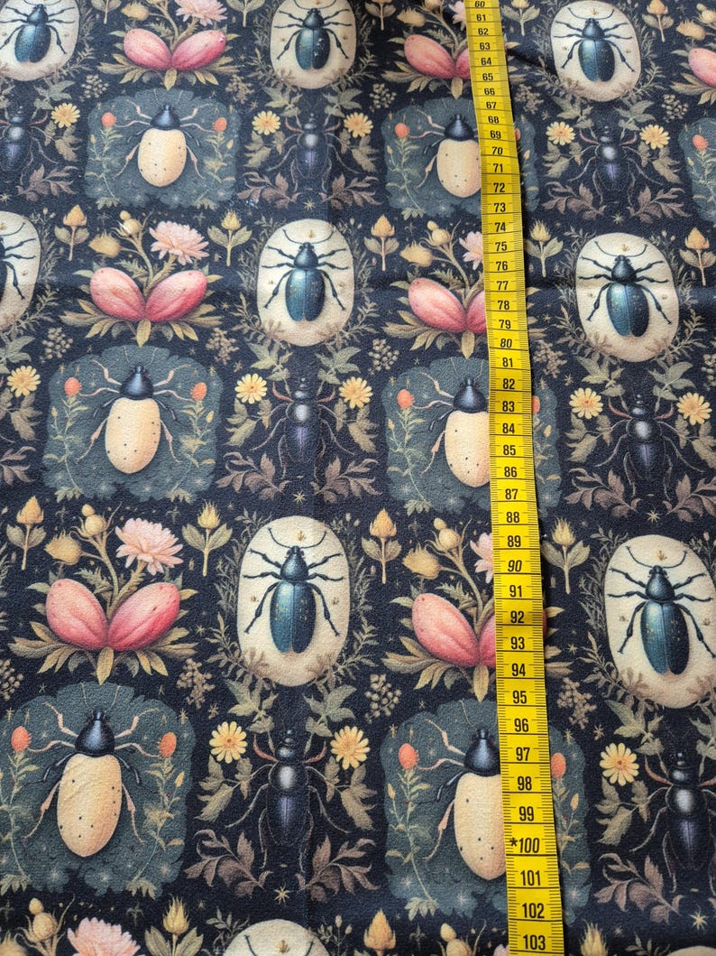 1 metr Leśne owady, leśne żuki w kwiatach Velvet tkanina, Welur tapicerski, tkanina obiciowa tapicerska, Włoska tkanina aksamitna zdjęcie 9
