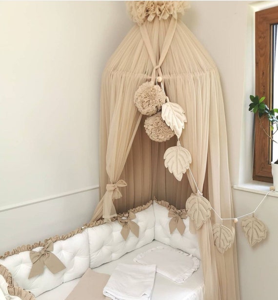 Ciel De Lit Bébé En Tulle Baby Fancyroom - Baldaquin Chambre Enfant Avec Pompons Et Papillons - Écru/Crème