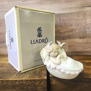 RETIRED Vintage Lladro &quot;Comforting Dreams&quot; Figurine in Prestine Condition with Box