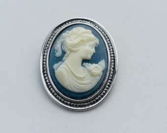 Vintage cameo brooch