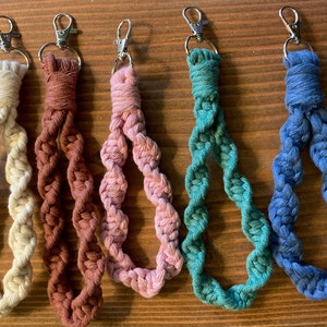 Macrame wristlet image 1