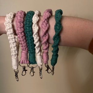 Macrame wristlet image 4