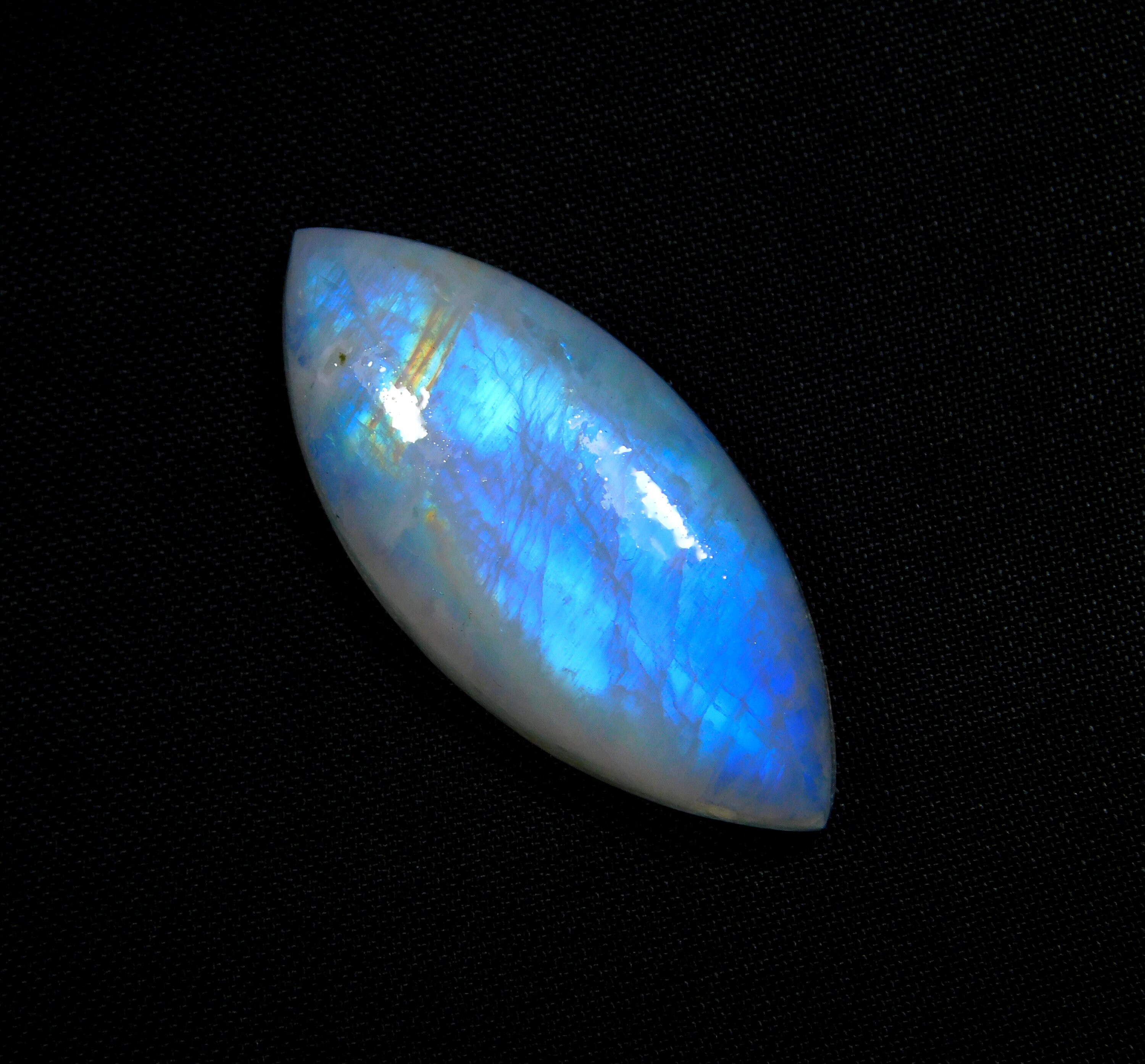 100% Rainbow Moonstone Cabochon Natural Blue Fire White Moonstone Gemstone 11.CT 23x11x6MM Approx Healing Moonstone Ring Size Jewelry Making
