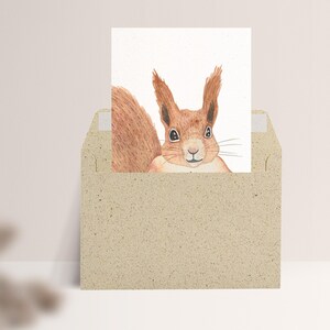 Carte postale « Écureuil » • Aquarelle peinte à la main • Carte de voeux d'anniversaire pour animaux de la forêt Mit Umschlag Gras