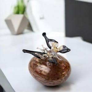 Mini Urn Butterfly on Golden Stone Mouth Blown Loranto Glass 15x12 cm