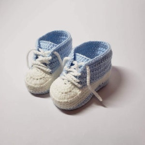 Baby sneakers booties