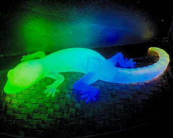 Glow in the Dark Decoration,  UV Reactive Glow Lizard, Handmade UV reactive Gift, Garden Figure, Nighlight, Yard Decor 4th of July gift idea