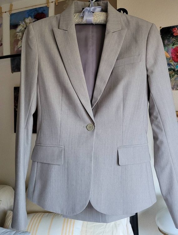 Vintage Ladies' Theory two-piece gray wool suit wi