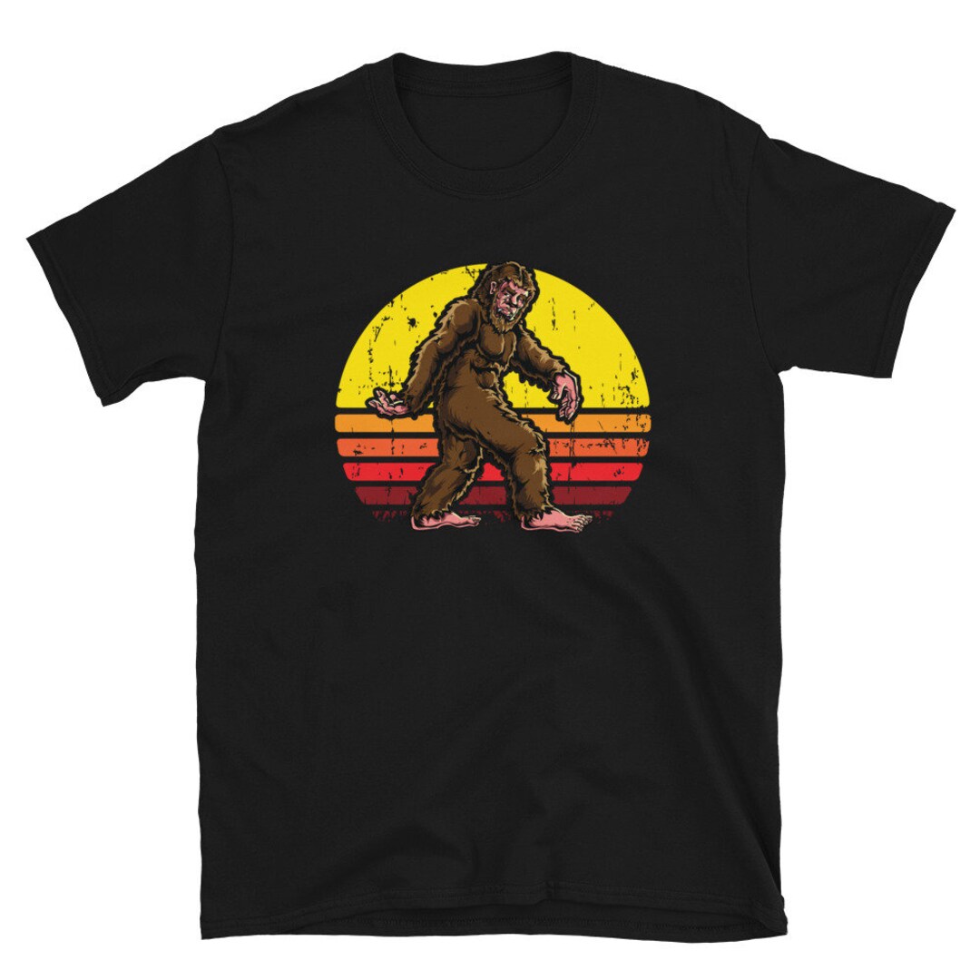 Unique Retro 70s 80s Style Bigfoot Lover T Shirt | Sasquatch Gift Shirt ...