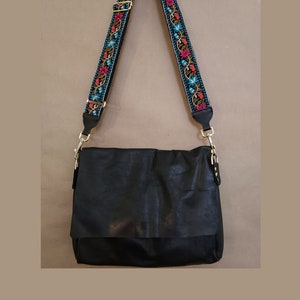 Bolso bandolera de cuero estilo bohemio para ordenador portátil con correa para guitarra