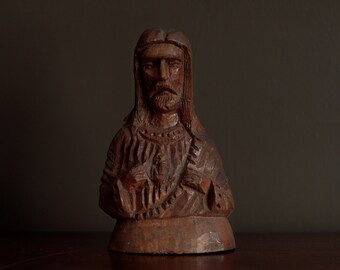 Estatueta de Jesus rústica e vintage, escultura religiosa de madeira, arte popular funcional
