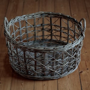 Large vintage wicker basket, handwoven basket, rustic farmhouse decor