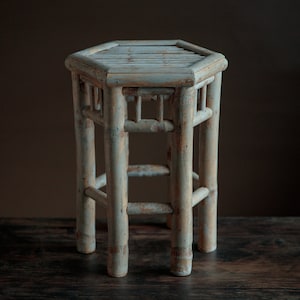 Antiguo soporte de plantas de madera de bambú, mesa auxiliar de madera hecha a mano, decoración rústica para el hogar