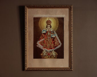 Ancienne impression Enfant de Prague encadrée avec rehauts d'or, Enfant Jésus de Prague, icône religieuse catholique