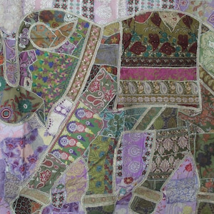 Handgemaakt wandtapijt olifant – vintage patchwork boho geborduurd textiel – Indiase decor kunst quilt – paars en veelkleurig