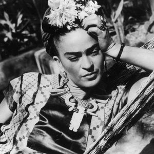 Poster Frida Kahlo at garden by Nickolas Muray hand print image 4