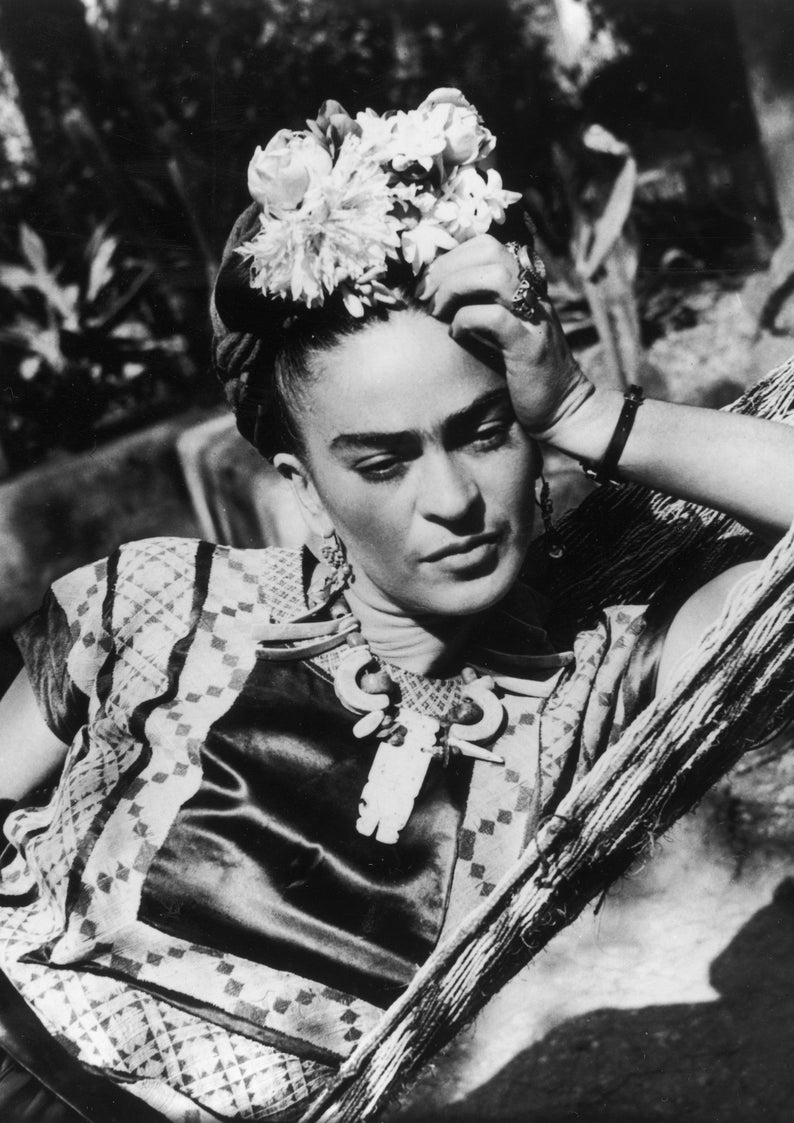 Poster Frida Kahlo at garden by Nickolas Muray hand print image 4