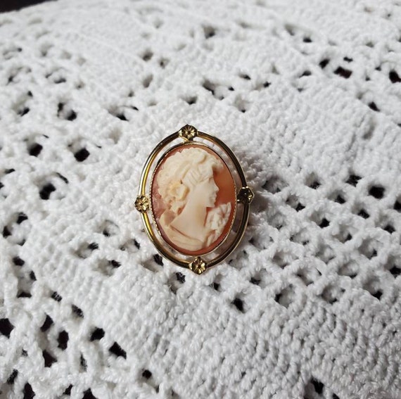 Cameo Brooch/Pendant 14k Gold Overlay - image 1