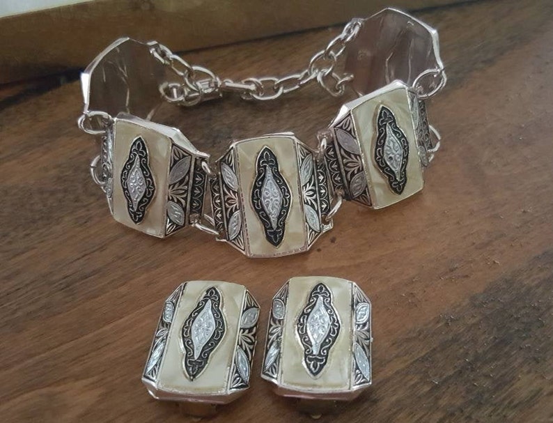 Germany Vintage Eloxal Lightweight aluminum bracelet and clip back earring set W