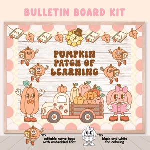 Puede incluir: Un kit de tablero de anuncios con temática otoñal. El título es "Pumpkin Patch of Learning". El kit incluye un camión con calabazas, una calabaza sonriente con un libro y un sol con sombrero. También hay etiquetas de nombre editables con una fuente integrada.