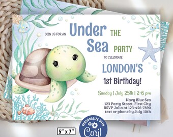 Könnte beinhalten: Einladung zu einer Unter-dem-Meer-Party mit einer Aquarell-Illustration einer grünen Meeresschildkröte mit einem blauen Seestern und einem Clownfisch. Die Einladung ist für Londons 1. Geburtstagsparty am 25. Juli von 14:00 bis 18:00 Uhr. Die Einladung ist 5 Zoll mal 7 Zoll groß.