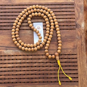 Japa Mala de sándalo tibetano – Collar de meditación de 108 cuentas / Cuentas de oración budistas / Mala de yoga anudada a mano Regalo espiritual de Navidad