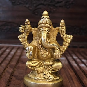 Petite Lord Ganesha Ganpati - Hindu God - Auspicious home decor- Pure Intricately Detailed statue - Decor - Yoga - Pray